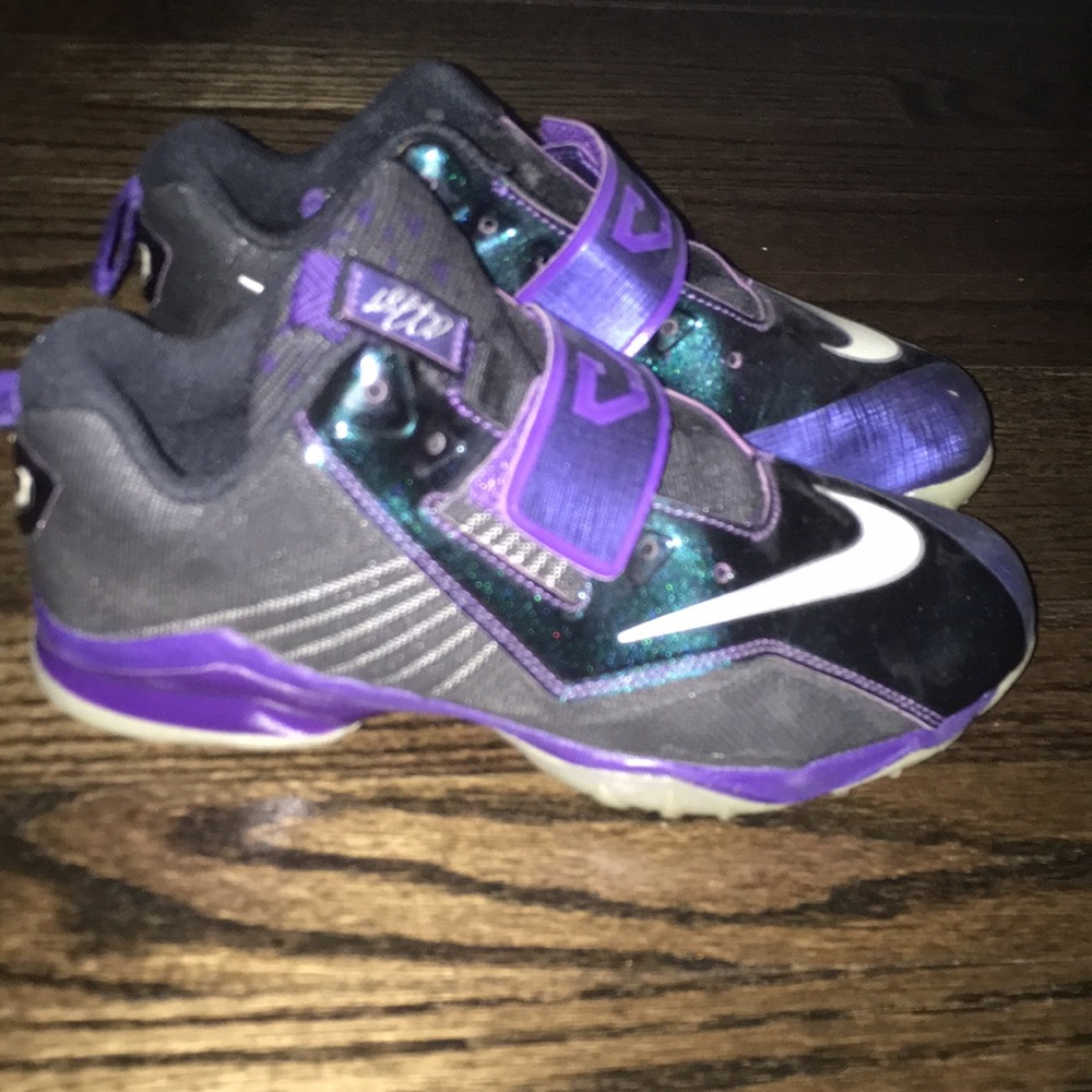 Cj Nike glow in the dark shoes